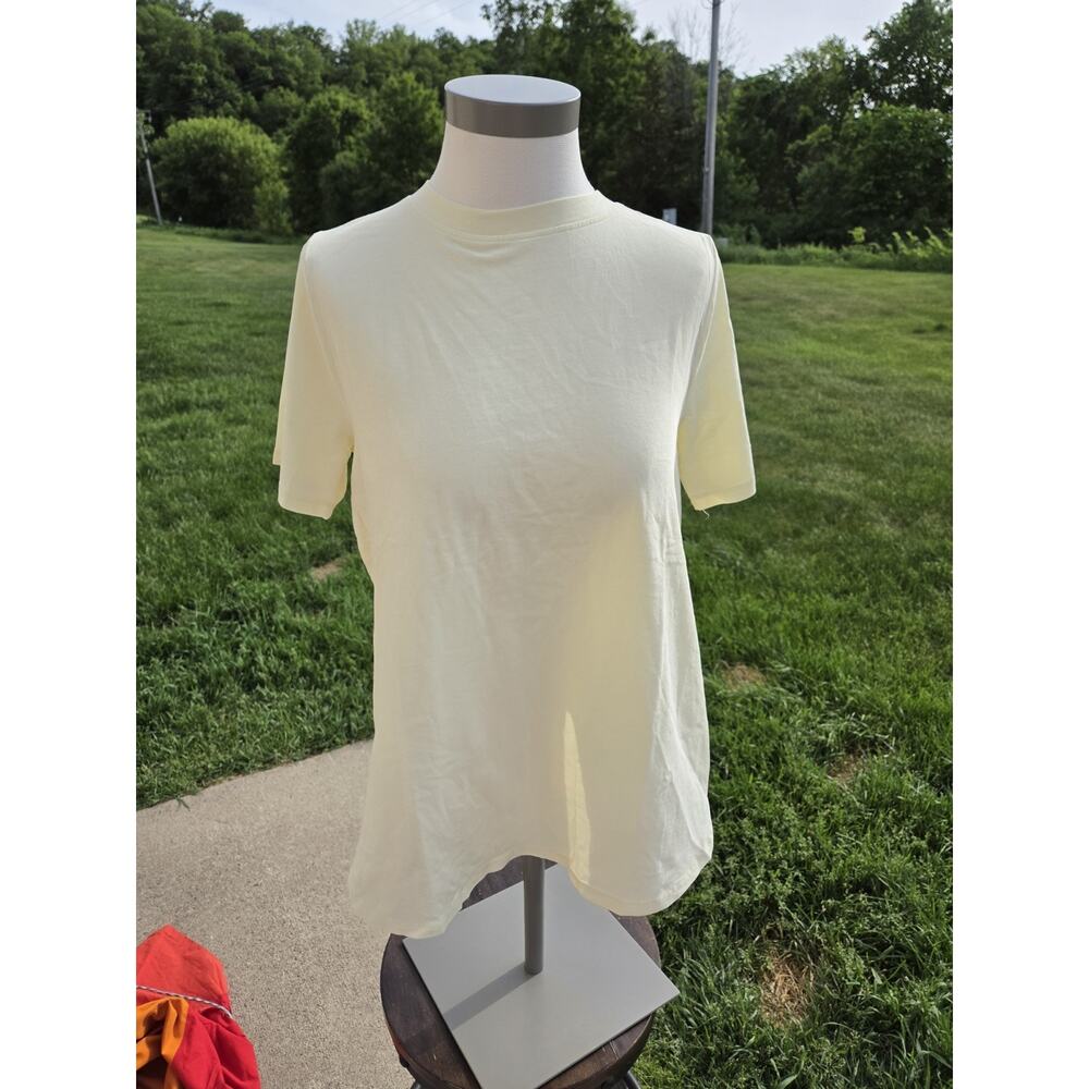 Mono B Women's Short Sleeve T-Shirt in Light Yellow